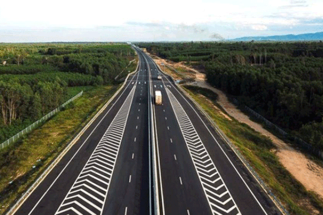 Giá thép xây dựng Thủ tướng yêu cầu chuyển đổi và khởi công 8 dự án cao tốc Bắc – Nam trong tháng 8/2020